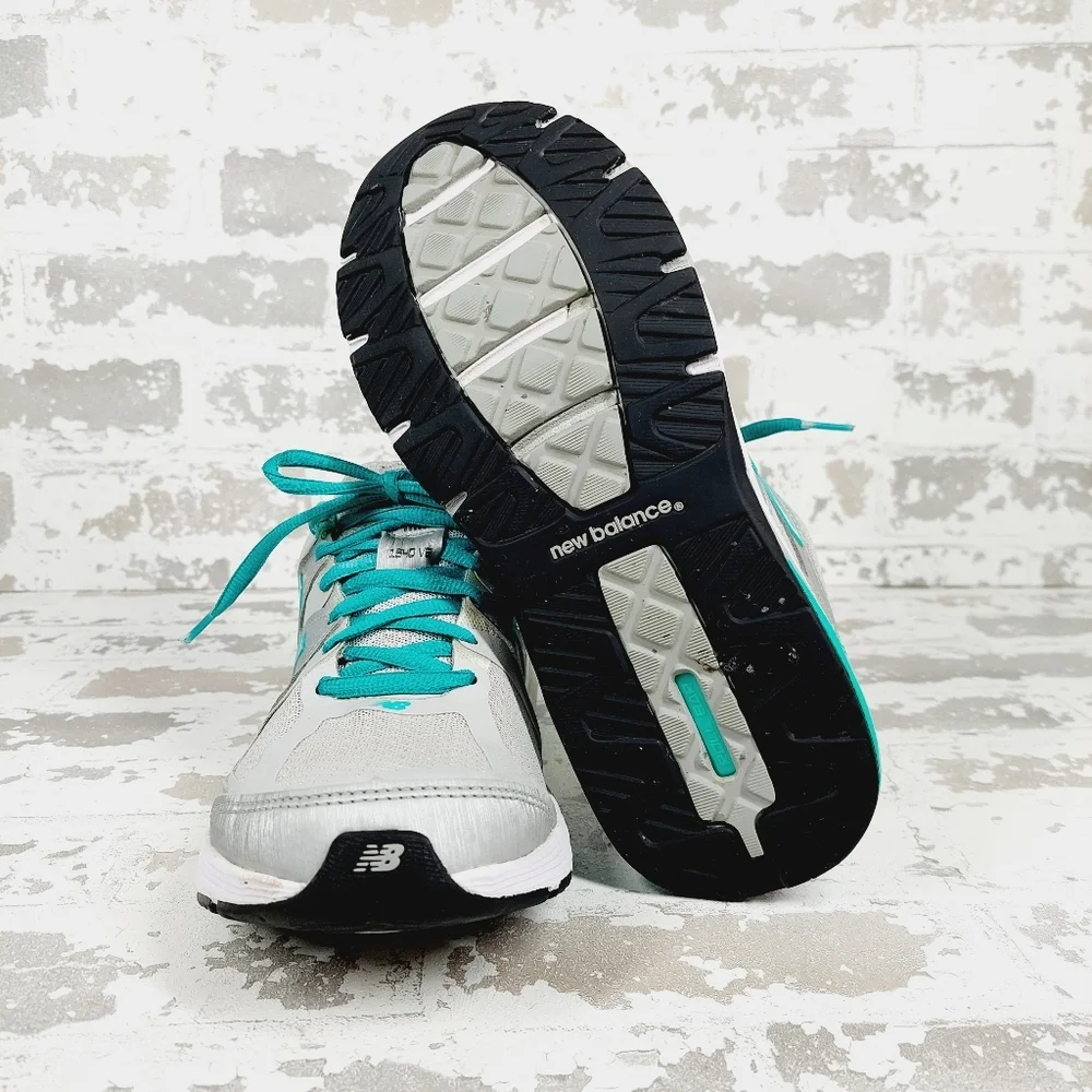 New Balance Teal Gray Lace-Up Mesh Running Athleisure Sneakers I586